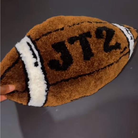 Customs - Picture 1 of 9